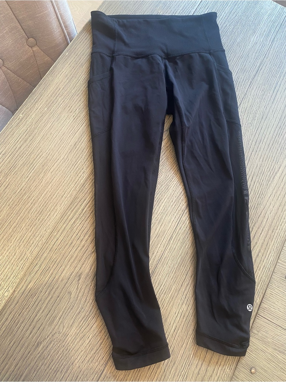 Lululemon Athletica black cropped leggings Size 6
